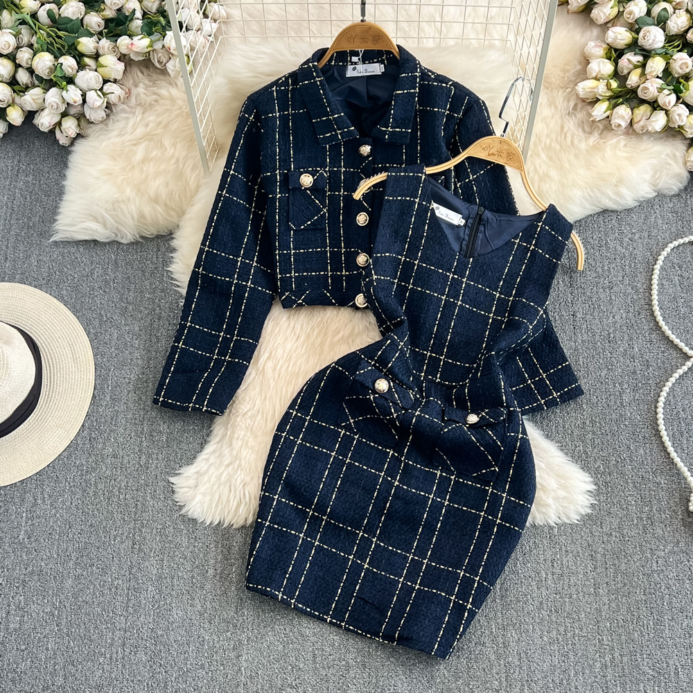 Autumn and winter small fragrant style coarse tweed coat two-piece set of fashionable V-neck, waistband, slimming effect, sleeveless A-line suspender skirt