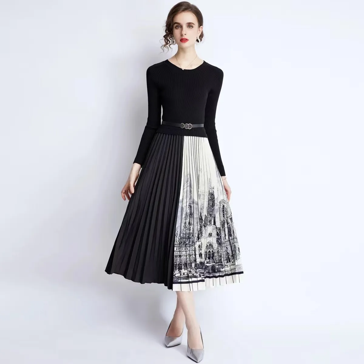 Hepburn style French early autumn fashion dress for women with waist up and slimming effect. Ink painting print patchwork knitted pleated long skirt