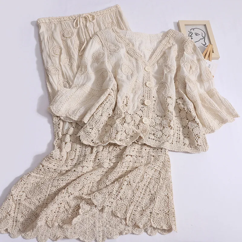 Bohemian retro vacation style set, heavy-duty hook flower hollow short cardigan versatile half skirt two-piece set, trendy