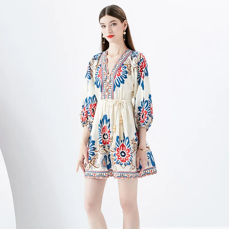 Bohemian vacation style printed dress for women with high-end feel, lantern sleeves, loose straps, waist cinching, age reducing fairy dress