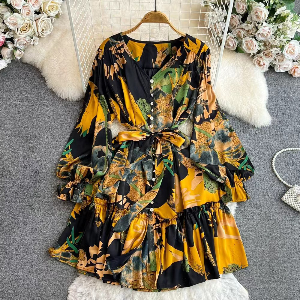 French Elegant Dress Women's Autumn New Loose and Lazy Long sleeved Waist Wrapped Vacation Drop Feeling Printed Short Skirt