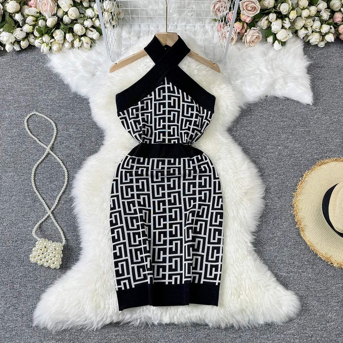 Cross border Presbyopia Knitted Hanging Neck Dress for Women's Sexy Slim Fit and Slimming Back to Character Pattern Fashion High end Feel Wrapped Hip Skirt