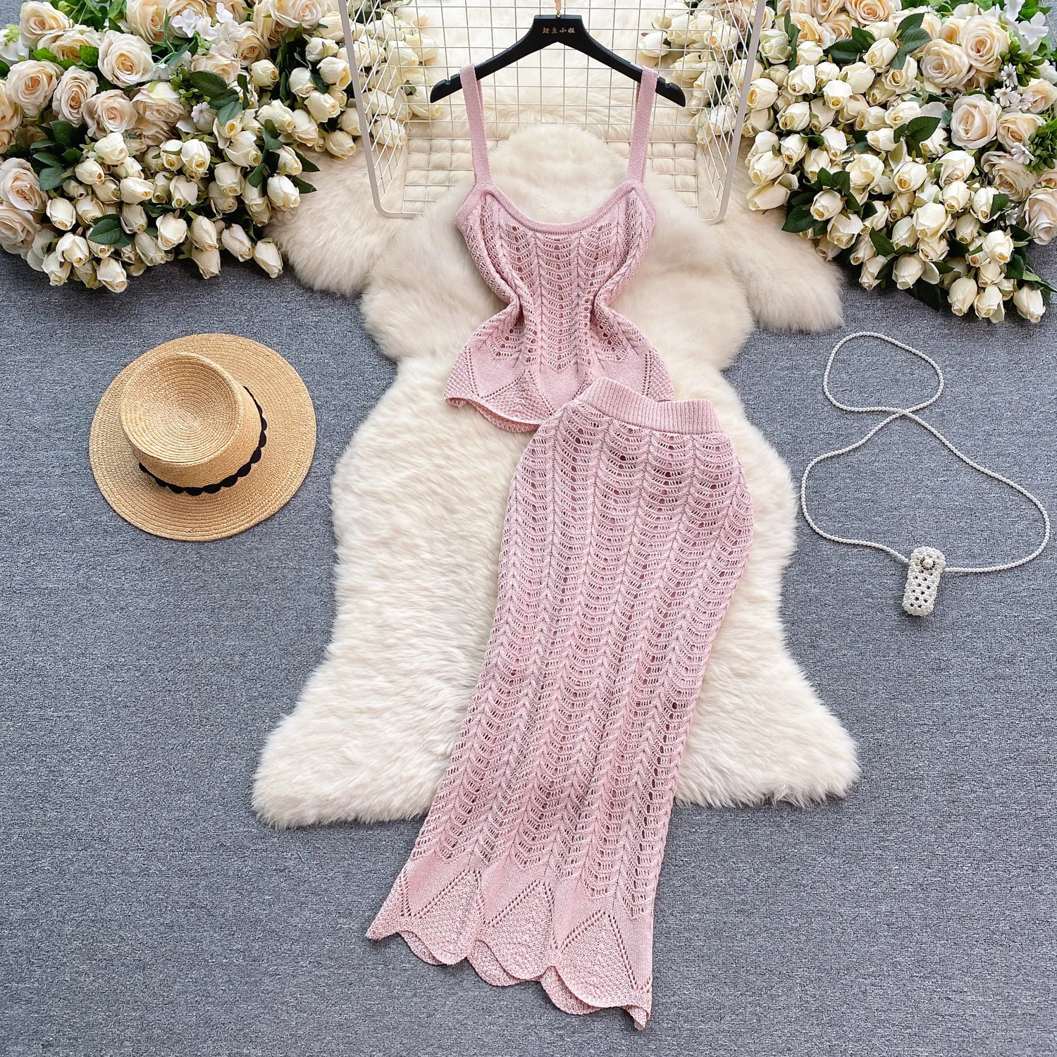 Korean style women's sweet and age reducing camisole vest, high waisted tight fitting, buttocks wrapped skirt, 2024 new knitted set
