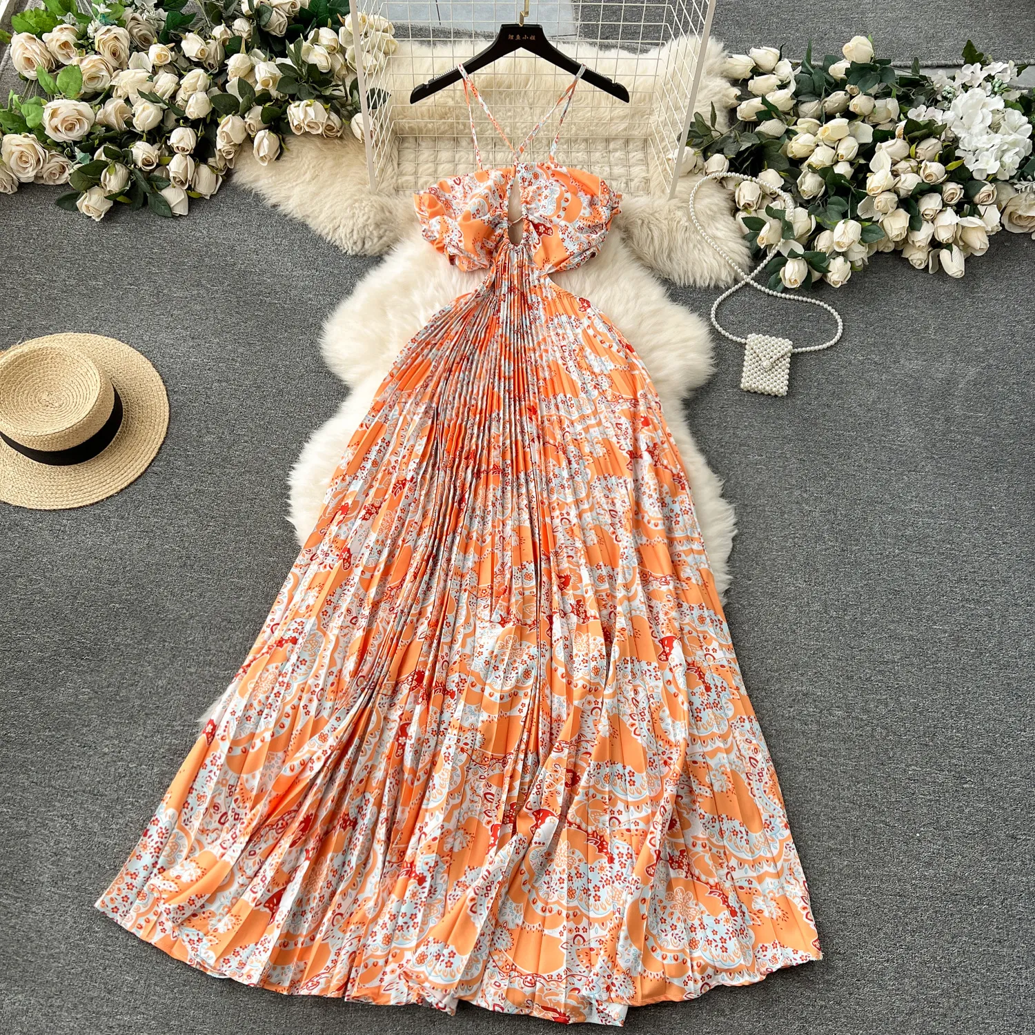 Yuanfeng Holiday Dress Goddess Style Sexy Open Back Strap Slim Fit Long Heavy Duty Pleated Suspended Beach Skirt