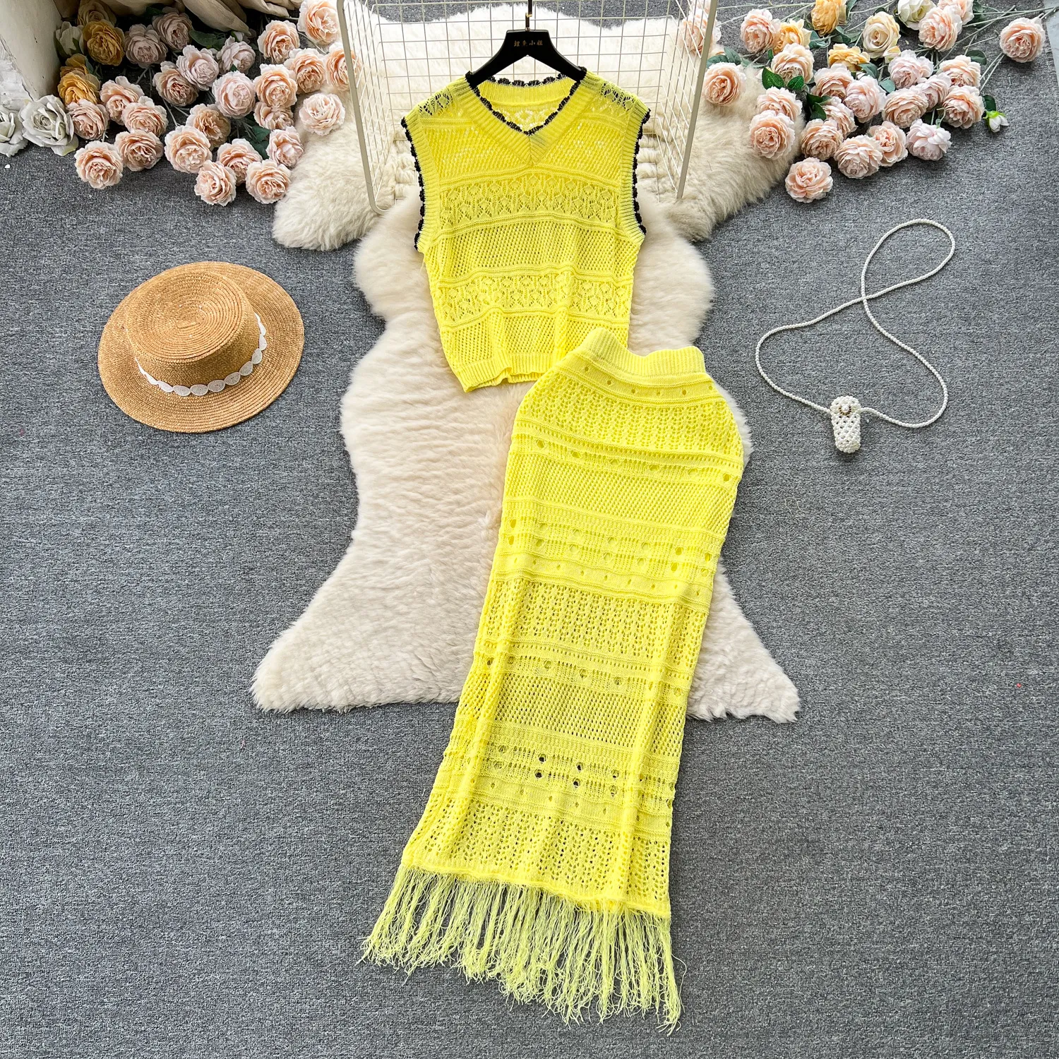 Korean style outfit with a sleeveless vest, knitted sweater, versatile tassel skirt, ins holiday style two-piece set