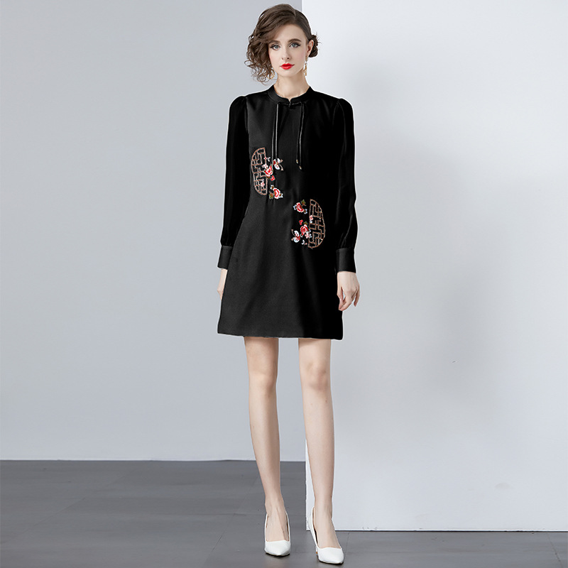 New Chinese Embroidered Women's Spring Youth Style Fashionable and Fashionable Pan Button Small Shirt Short Dress