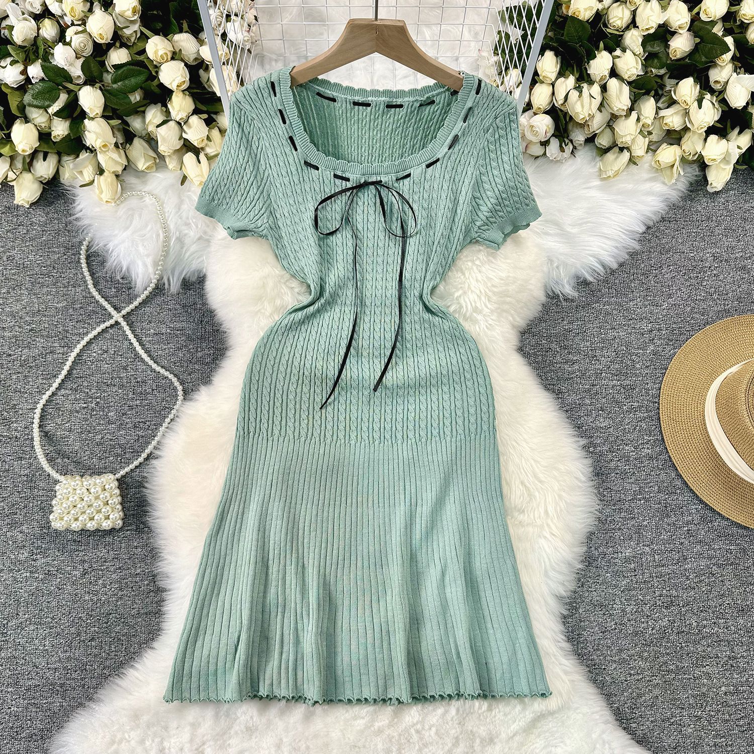 2024 Summer New Korean Edition Gentle and Sweet Round Neck Short Sleeve Waist Knitted Dress Small Slim Fit Short Skirt
