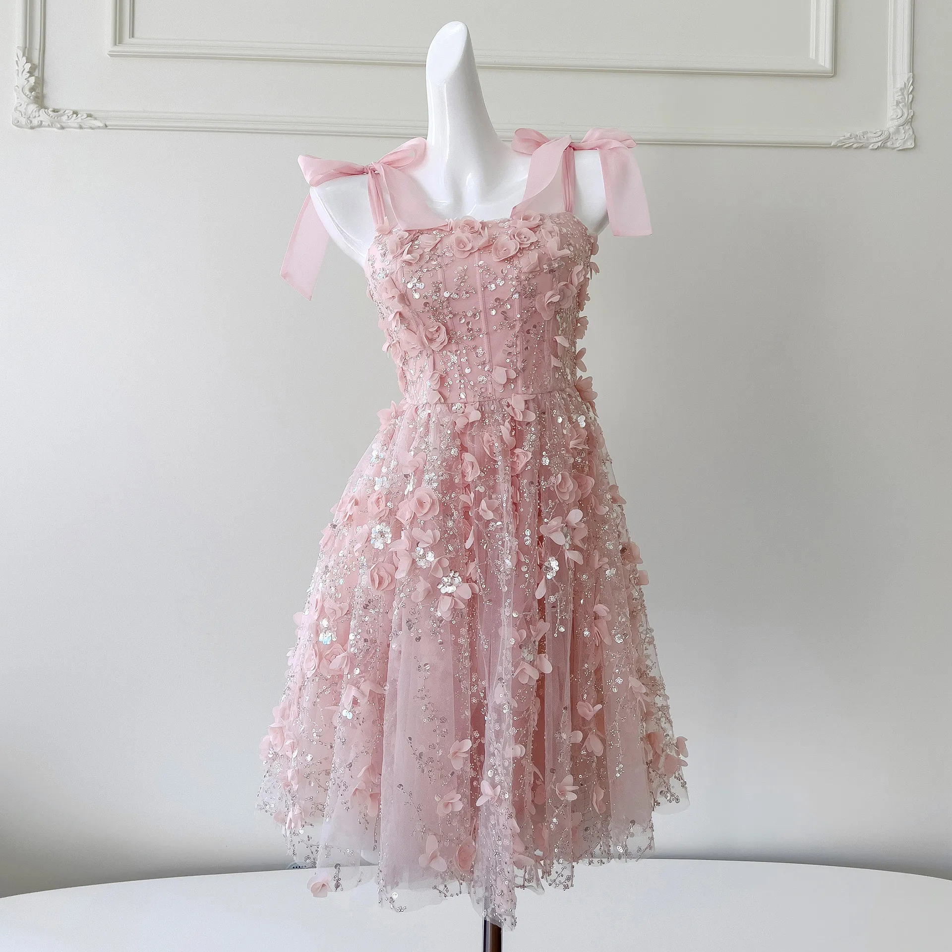 French socialite's new pink three-dimensional flower mesh sequin mini dress, small figure suspender short skirt 68278