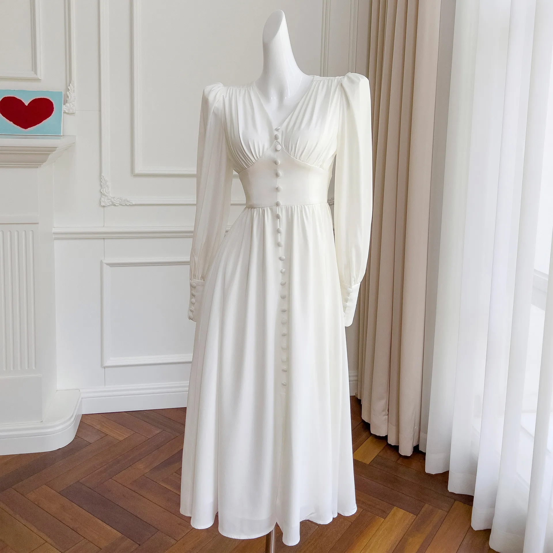 Temperament waistband long sleeved bubble sleeved V-neck white dress, women's gentle style French elegant slimming long skirt 66947