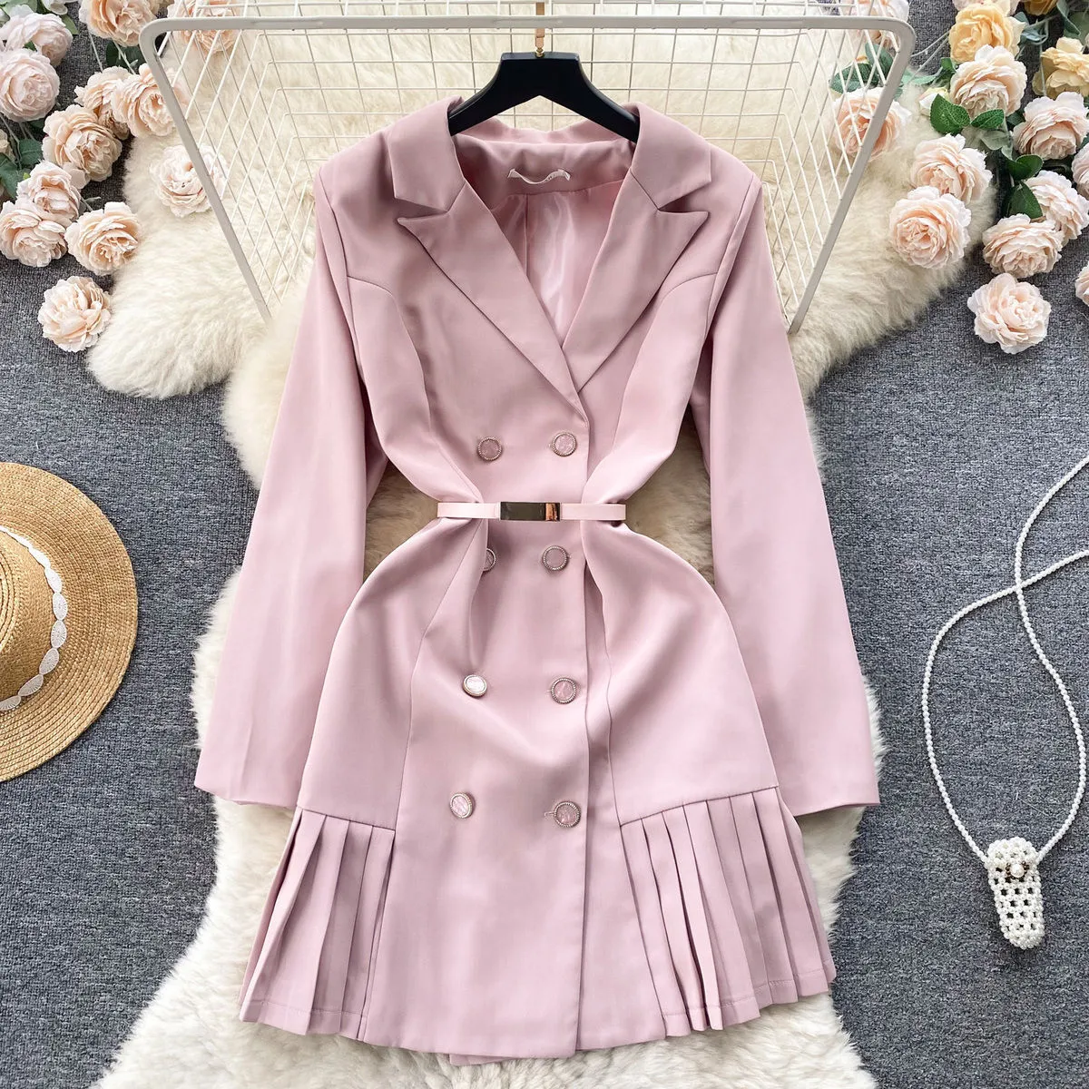 Light luxury and high-end suit dress for women in autumn, niche, high-end, elegant, waistband double breasted pleated A-line short skirt