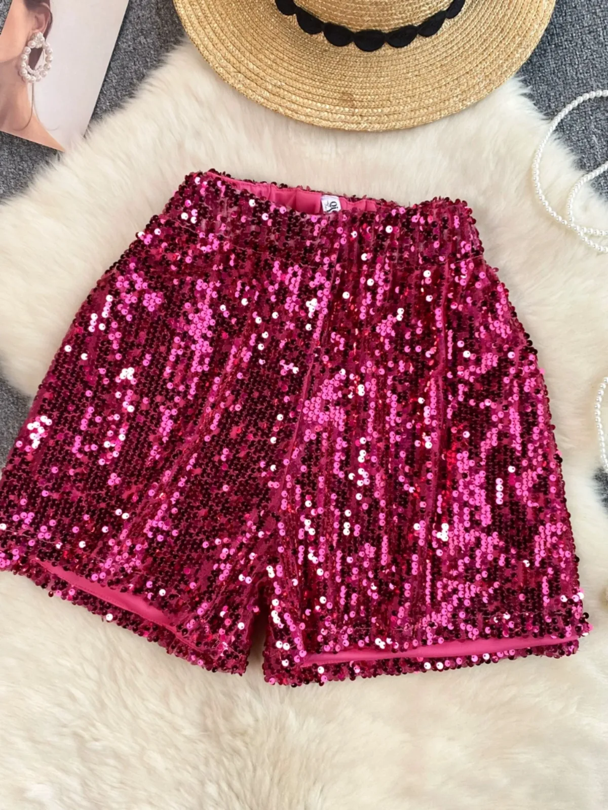 Sparkling sequins, high waisted shorts for women's summer new niche heavy industry design, hot pants for socialites, fashionable and versatile pants