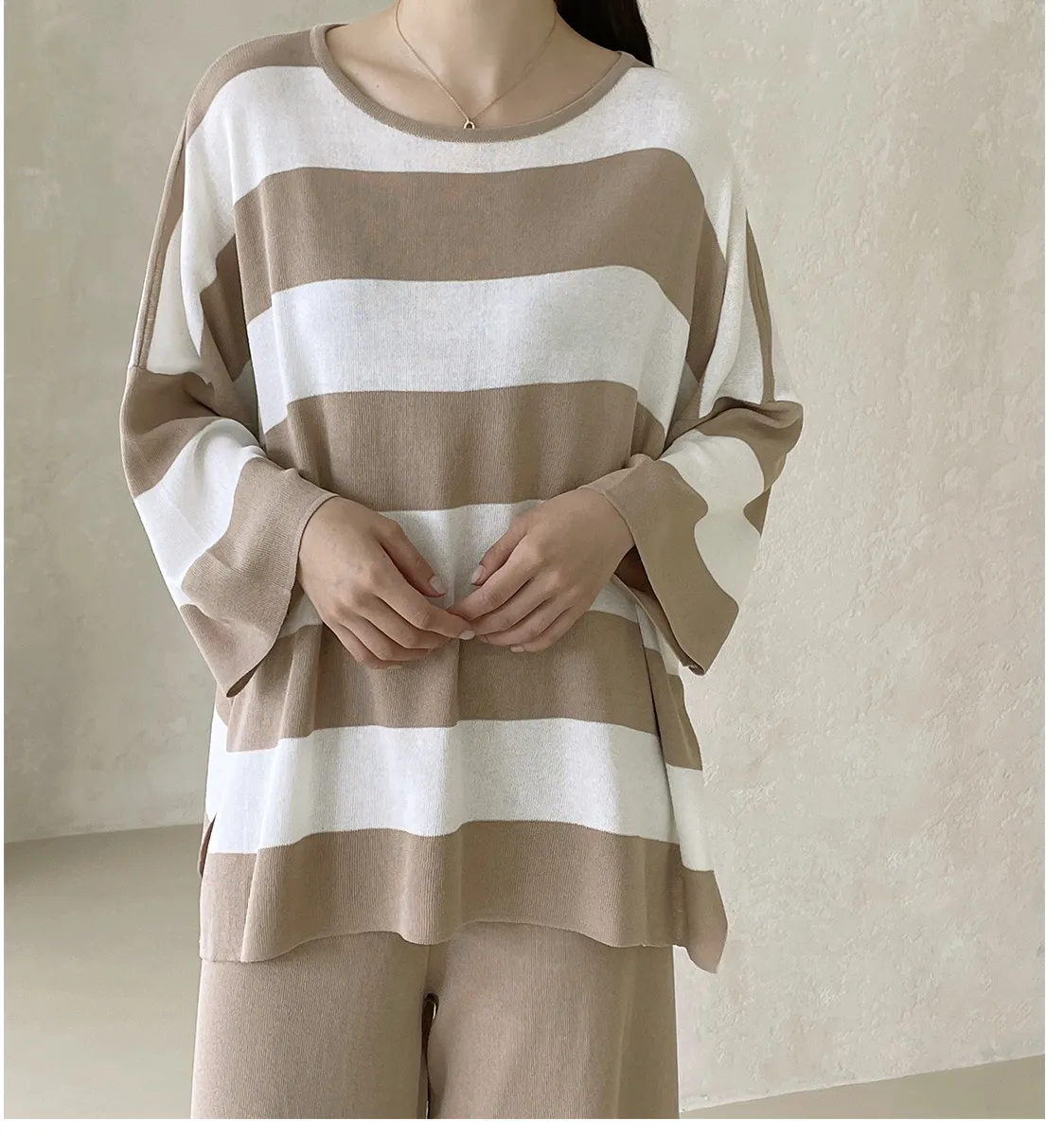 Korean Summer Knitted Sleeveless Shirt with Small Wide Legs and 9/4 Long Pants Set, Thin Ice Silk Two Piece Set
