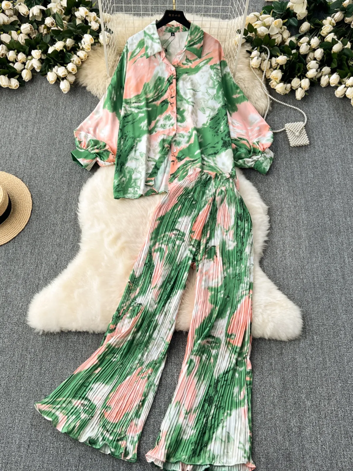 Two piece set of European fashionable loose and versatile age reducing long sleeved printed shirt+draped waist wide leg pleated pants