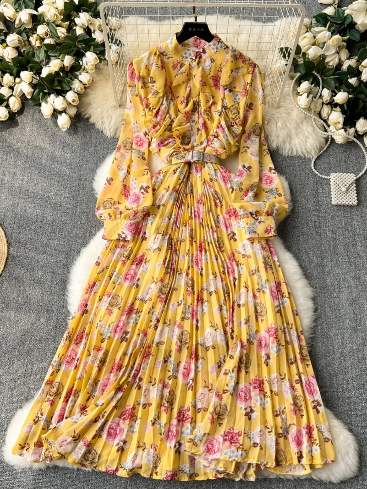 Light mature style niche floral dress for women 2024 new sweet ear edge waist style French pleated long skirt