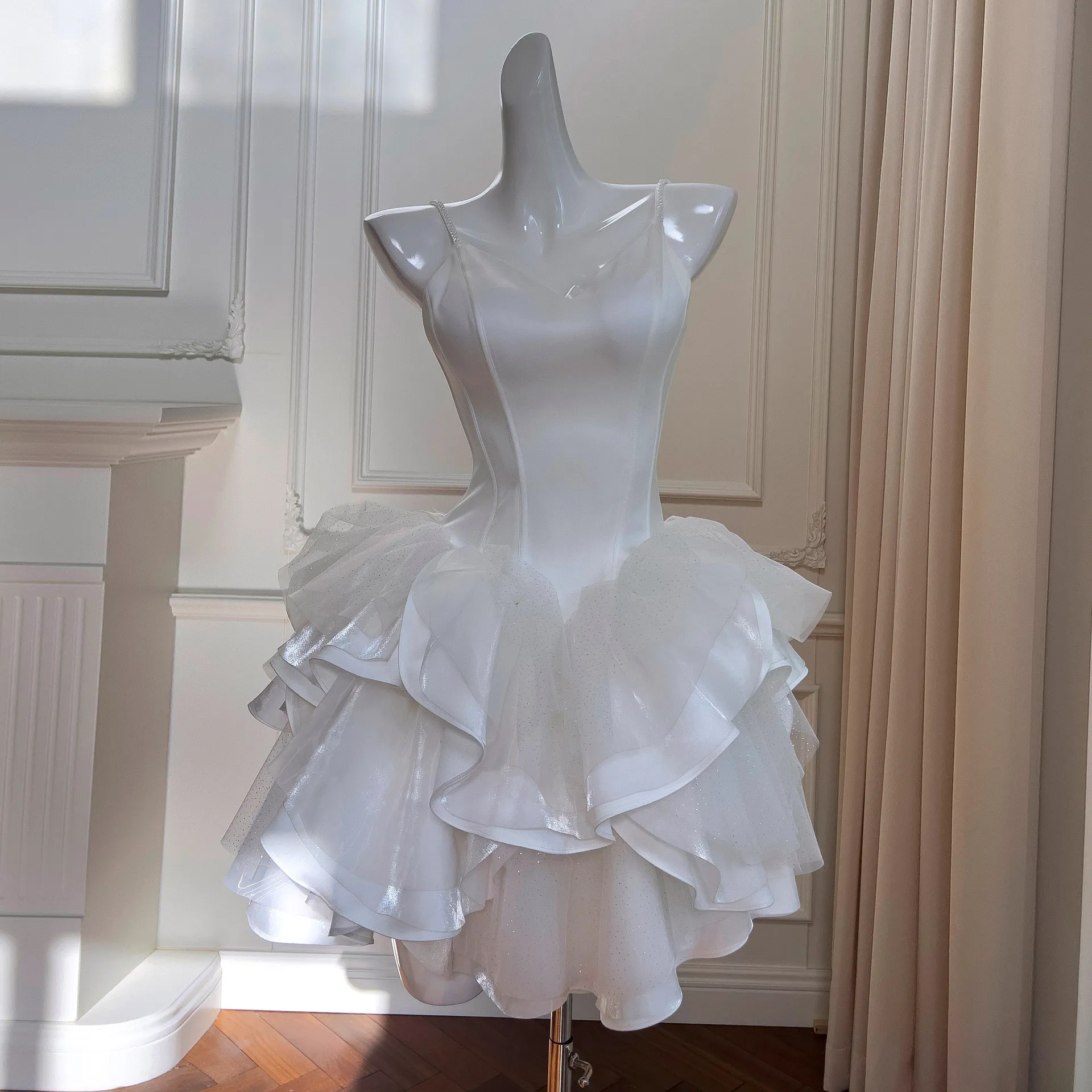 French wedding dress dress, light luxury suspender, strapless dress, small stature, small white dress, white satin dress, 68284