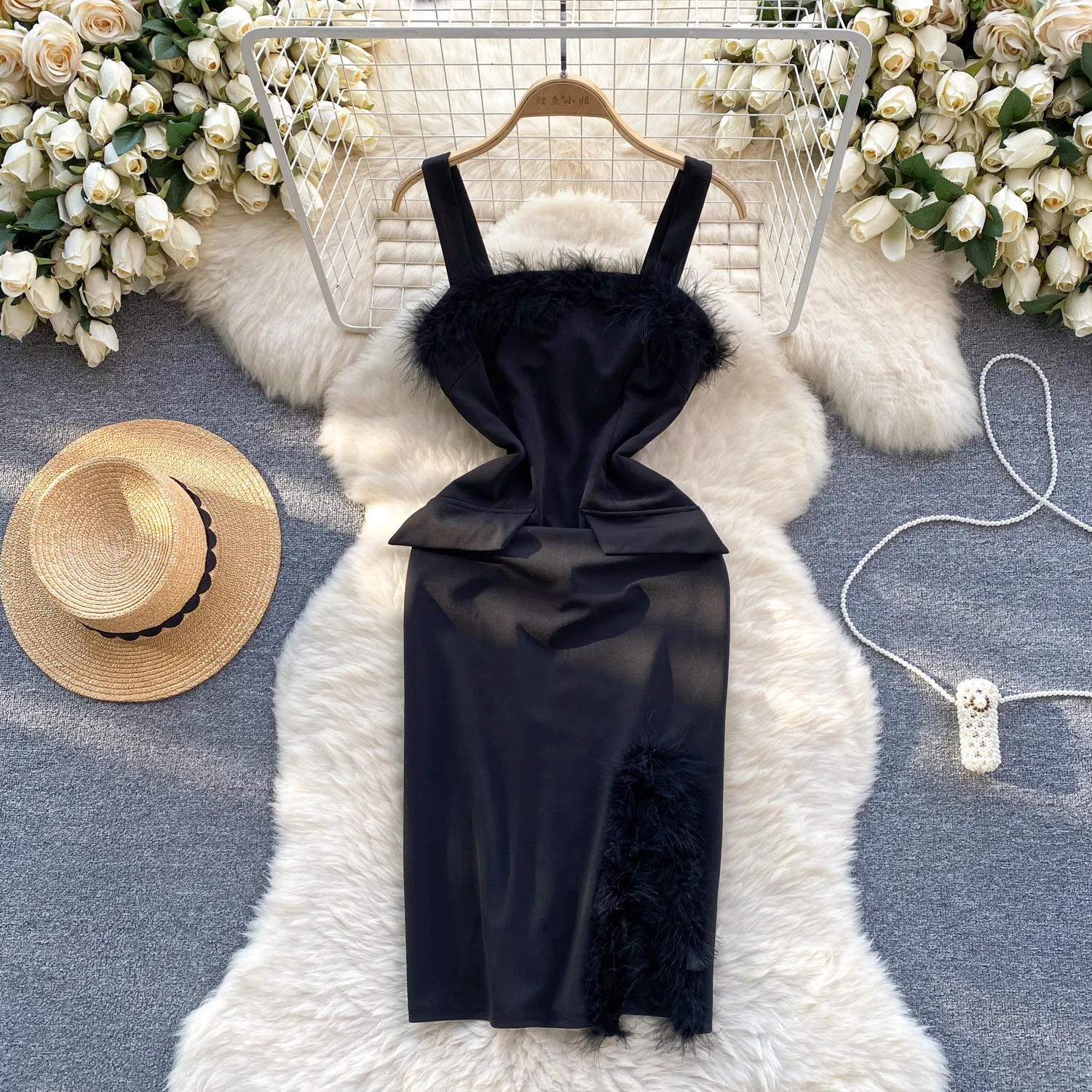 Light mature style women's clothing, high-end dress for socialites, and skirt design with a plush top, slim fit, and medium length suspender dress