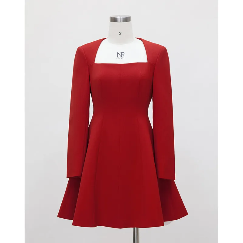 Yi Ge Li La Elegant Banquet Dress Red Square Neck Slim Fit Waist Long Sleeve A Version Dress 67074+67191