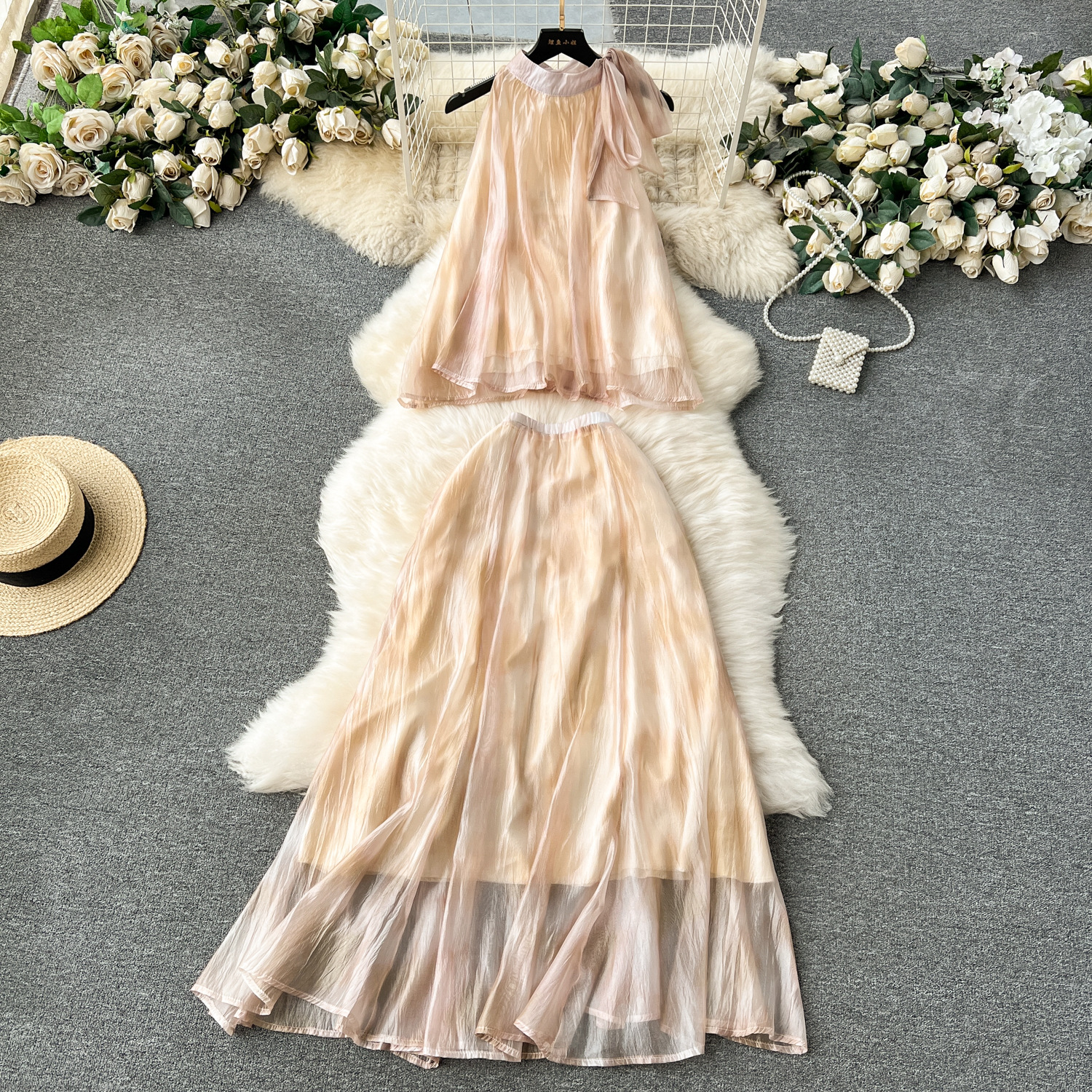 French Gentle and Fashionable Fake Set Women's Hanging Neck Top Versatile High Waist Skirt High Grade Two piece Dress Fashion