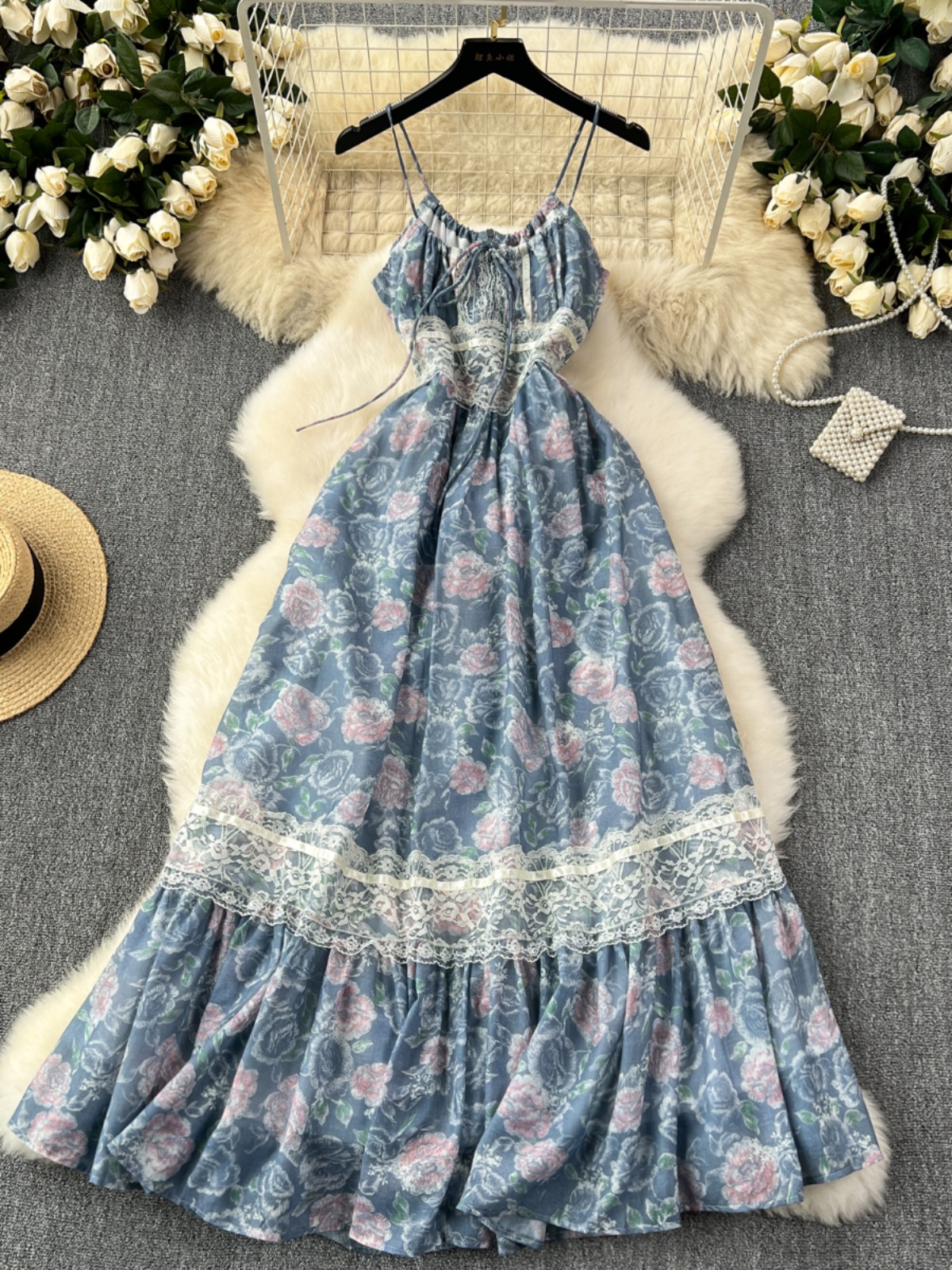 French retro design with a sense of niche lace patchwork floral suspender dress for women's seaside vacation style with a waist up long skirt