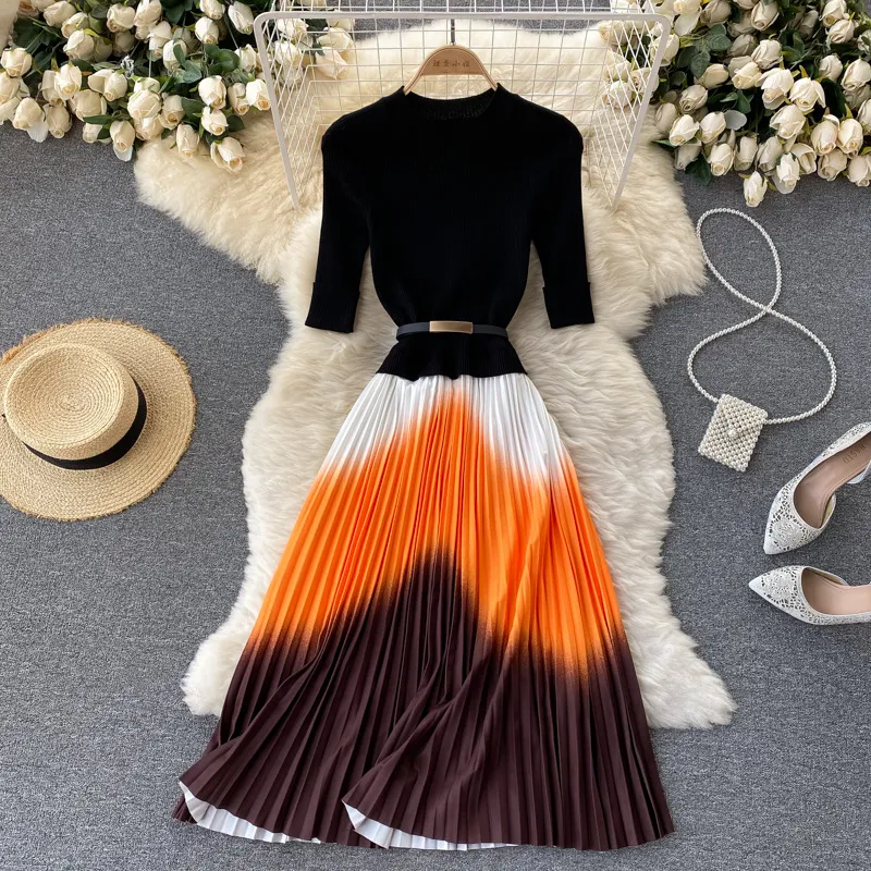 Autumn style new fake two-piece elegant knitted patchwork gradient pleated skirt for women with a waistband and large hem design sense dress