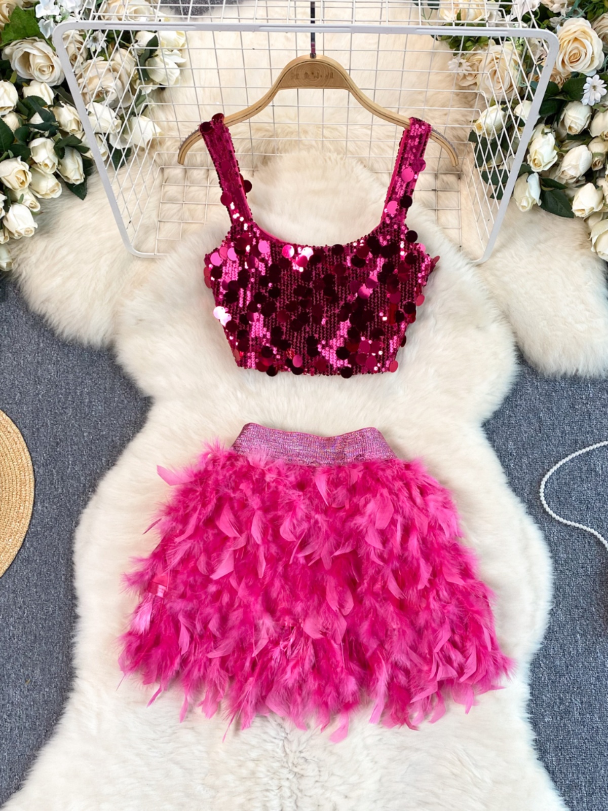 European and American Instagram outfits for women with a high-end feel and pure desire. Spicy girl heavy industry sequin suspender top+feather fluffy skirt skirt half skirt