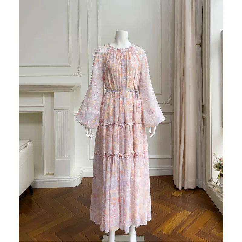 Simple round neck, flesh covering, slimming effect, lantern sleeves, long sleeves, loose pleated cake skirt, playful and lightweight dress 67427