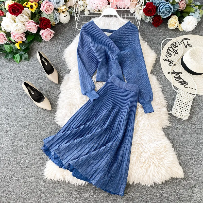 Autumn and Winter New Fashion Set V-Neck Bat Sleeves Bright Silk Knitted Sweater+High Waist Wrapped Hip Half Skirt Two Piece Fashion Set