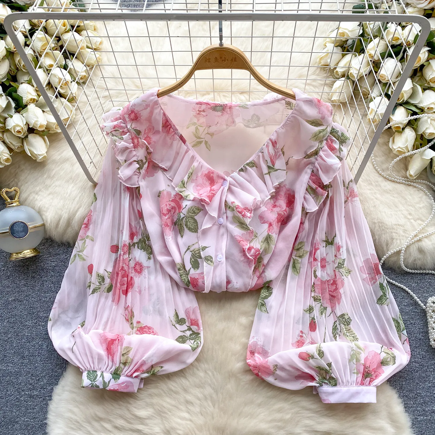 2024 early spring new top for women with sweet ruffled V-neck design, pressure pleated lantern sleeves, printed chiffon shirt