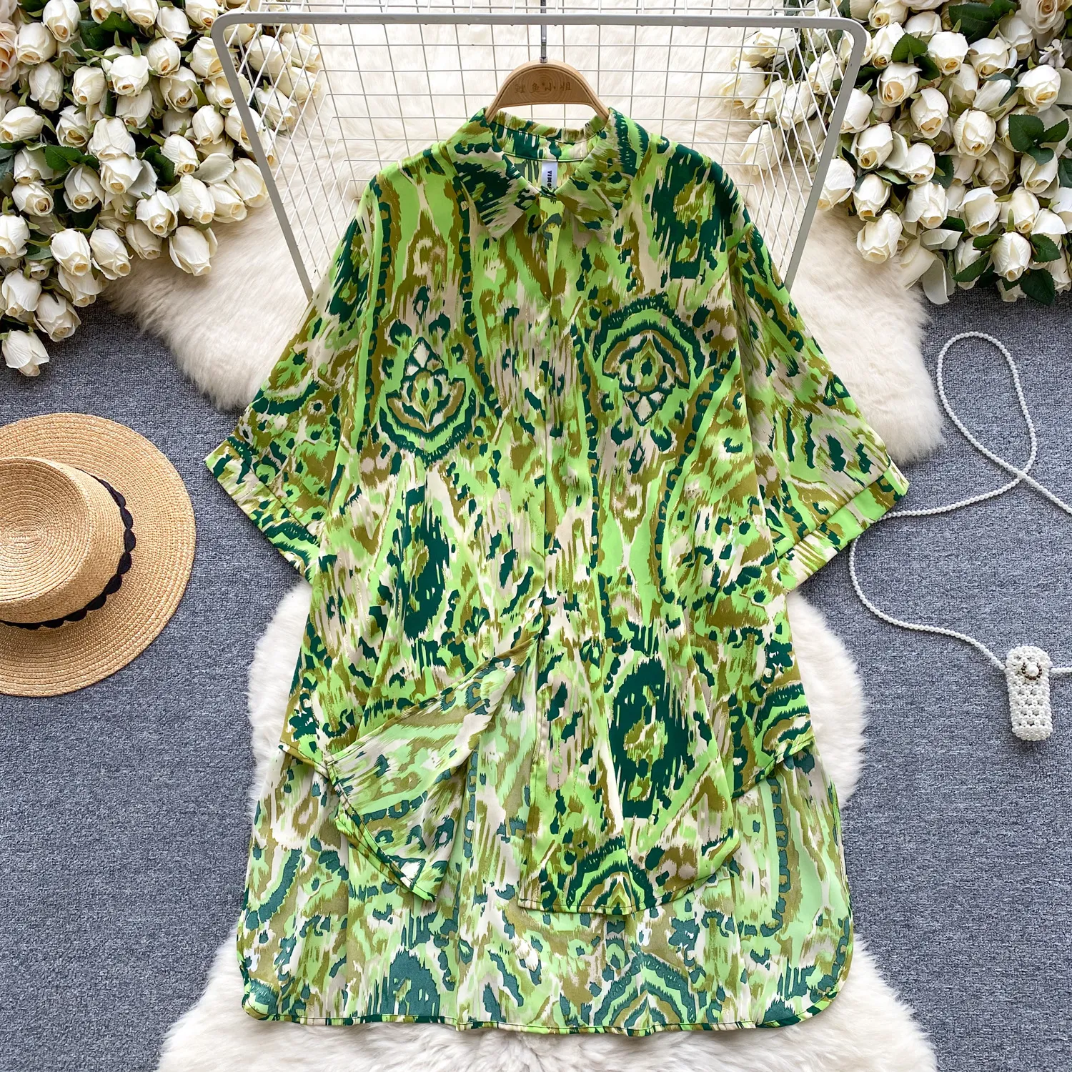European and American style oversized women's clothing 2024 early spring new top loose and slimming medium length, niche printed shirt for women