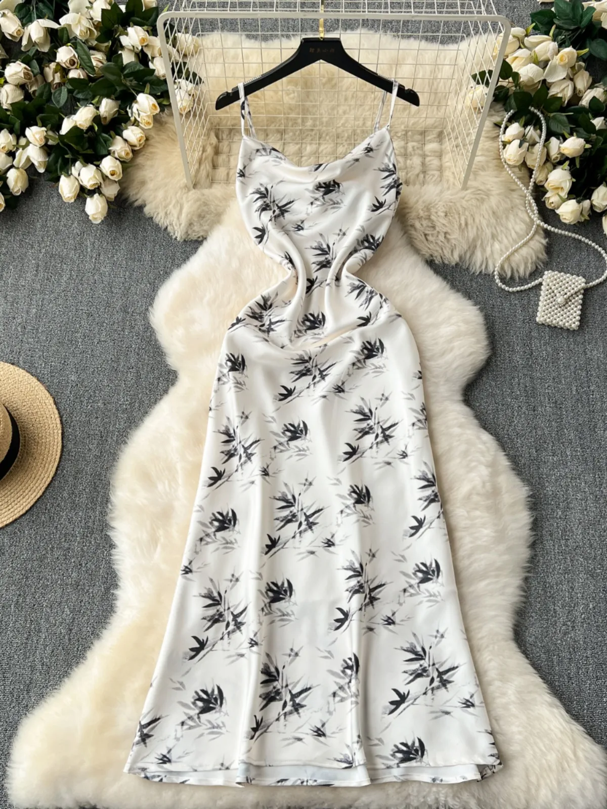 Light luxury and high-end dress for women's clothing, 2024 summer new niche and unique swing neck strap printed French long dress