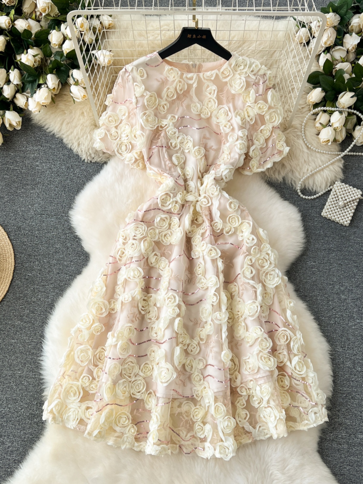 High end exquisite birthday party dress for women, French heavy industry sequins, flower waist collection, temperament, bubble sleeve dress