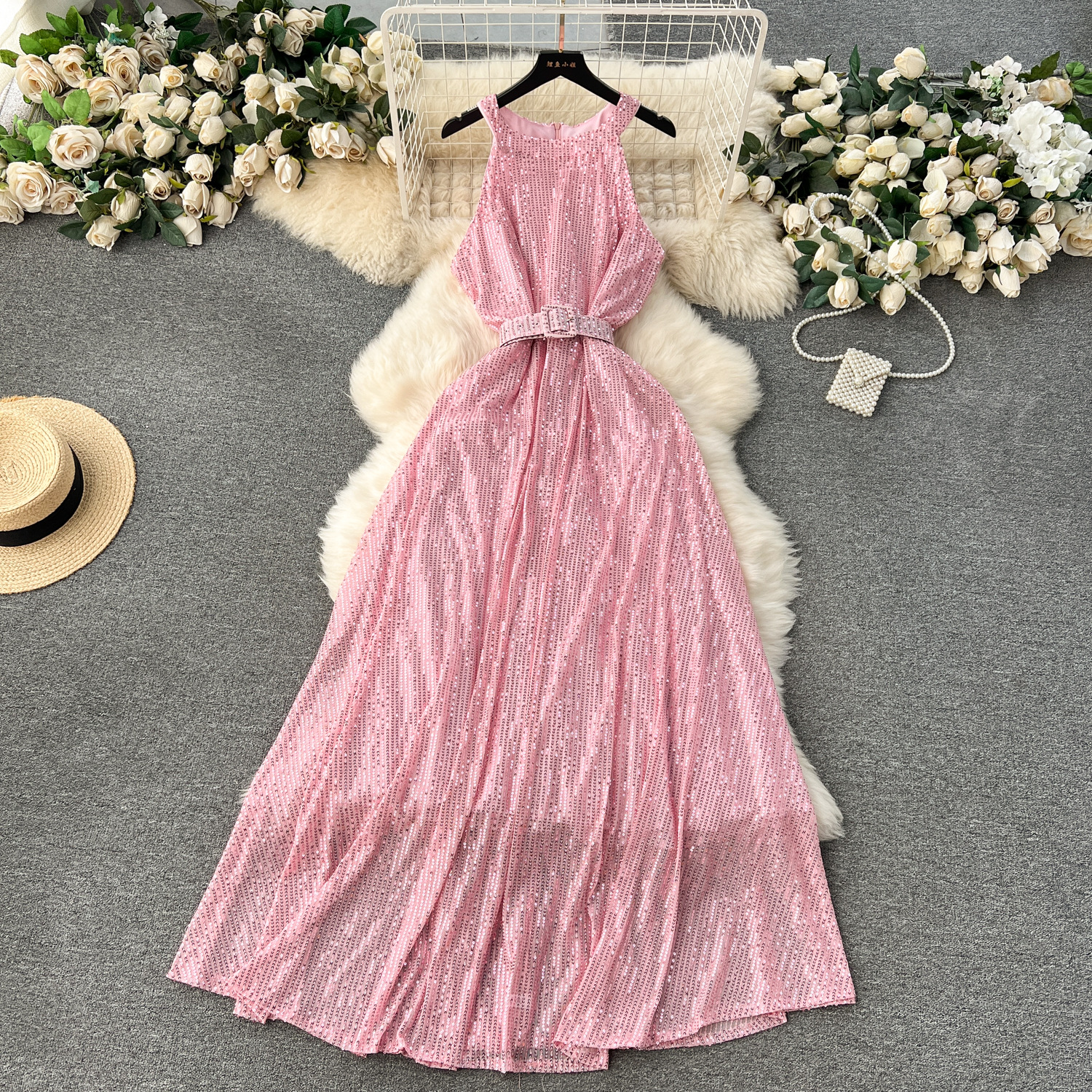 Celebrity style, high-end niche, light luxury, and high-end sequin formal dress with a slim waist and slender temperament, hanging neck dress for women