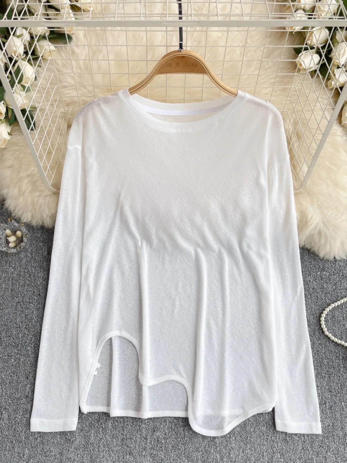 2024 Spring/Summer New Long sleeved T-shirt Bottom for Women with Irregular, Loose, Slim, Fashionable and Versatile Top