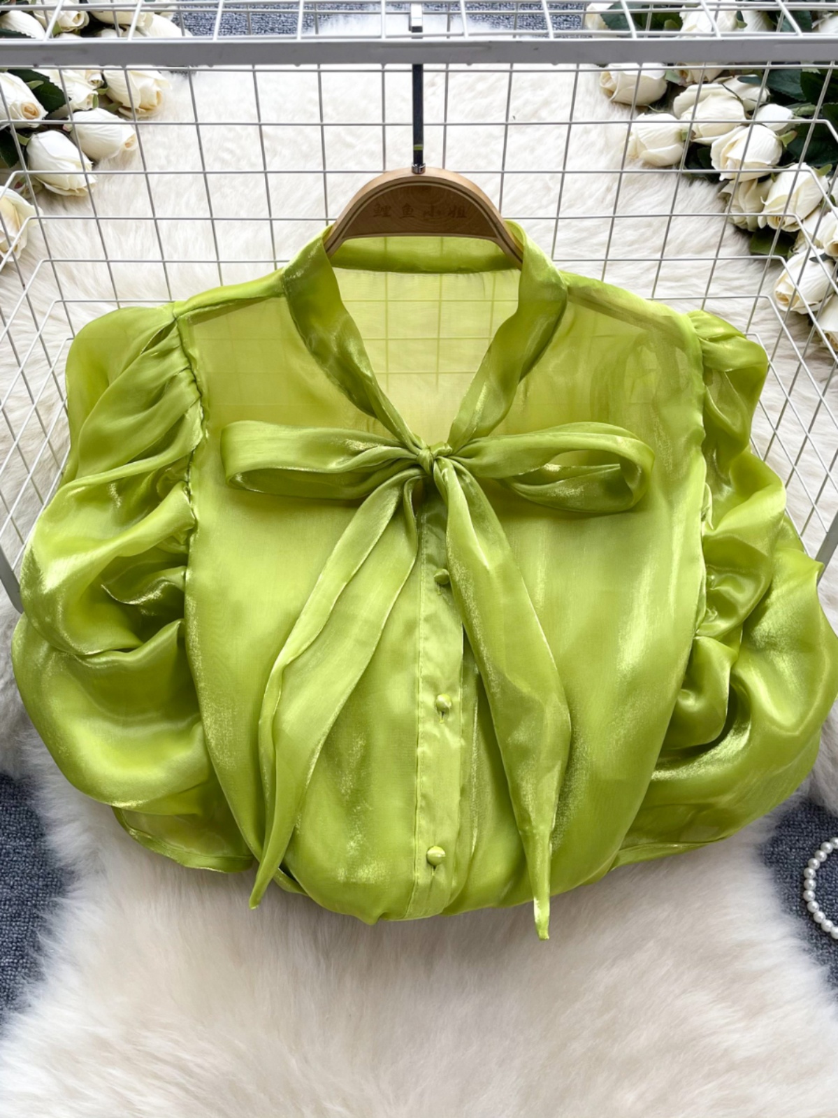 French Light Luxury High end Bubble Sleeve Shirt Women's Summer Slimming Bow Tie Design Elegant and Unique Top