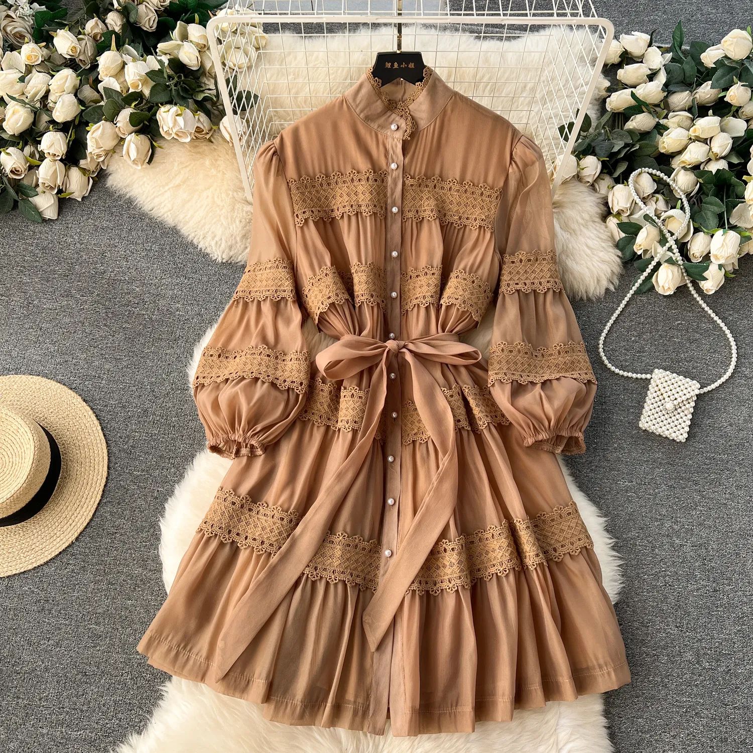 Palace style small dress, high-end niche lace patchwork, French style bubble sleeves, slim fit, short style, and elegant dress for socialites