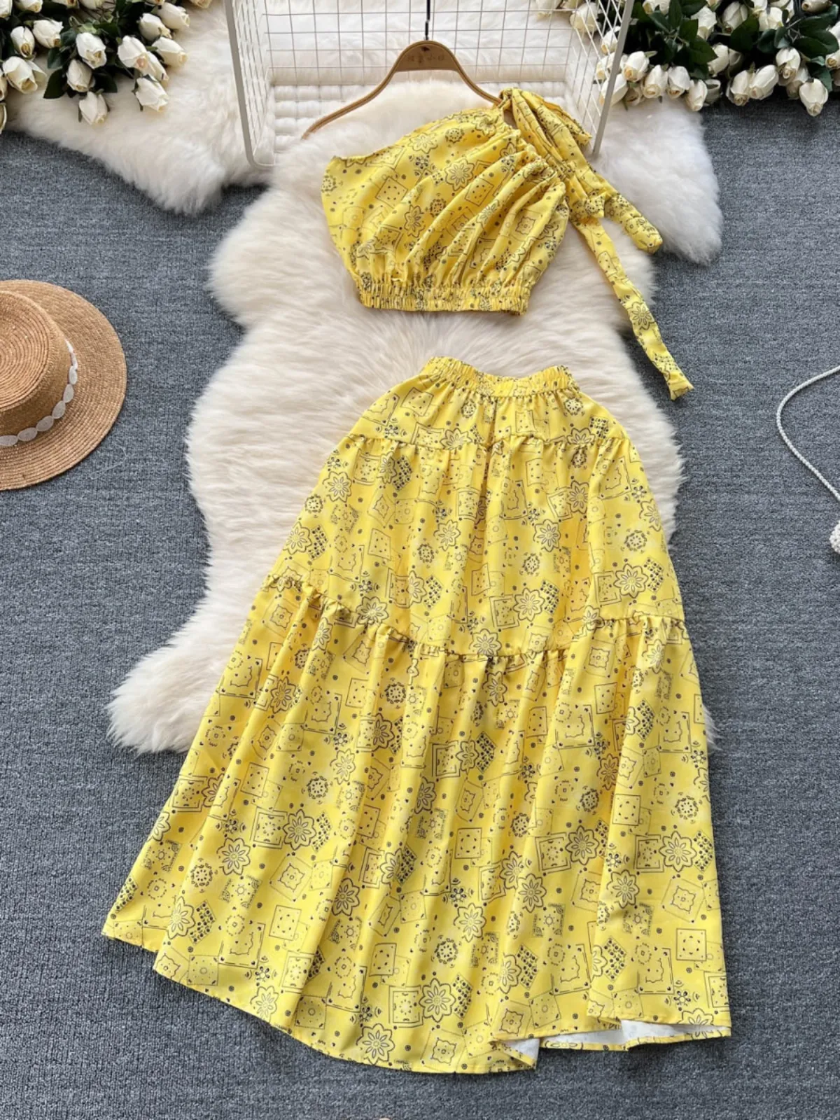Thai style holiday outfit for women, Instagram pure desire, sexy diagonal collar, off shoulder strapless top, high waisted skirt, printed set